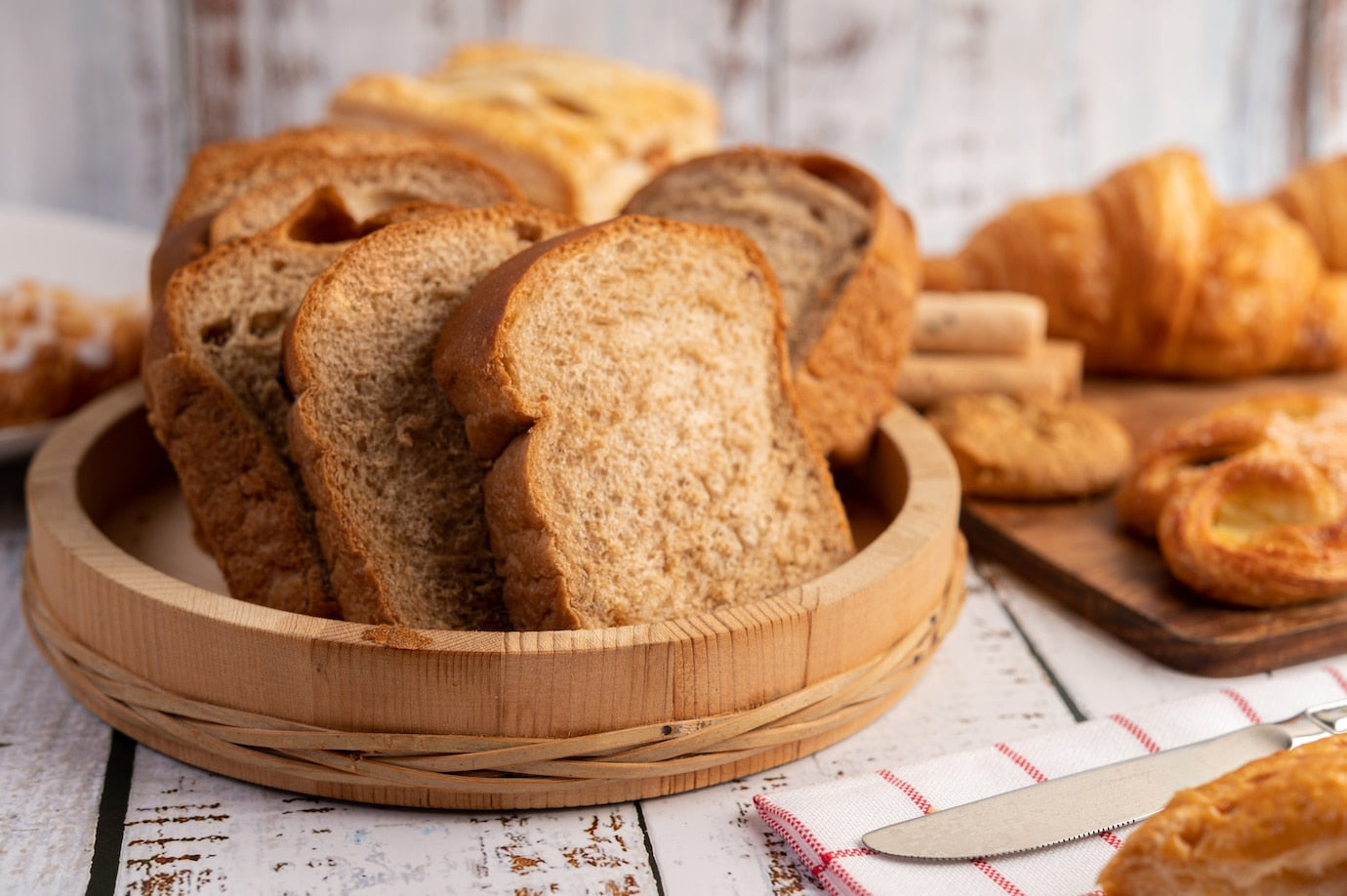 Long Slots, Removable Tray: Get the Retro 4-Slice Toaster!