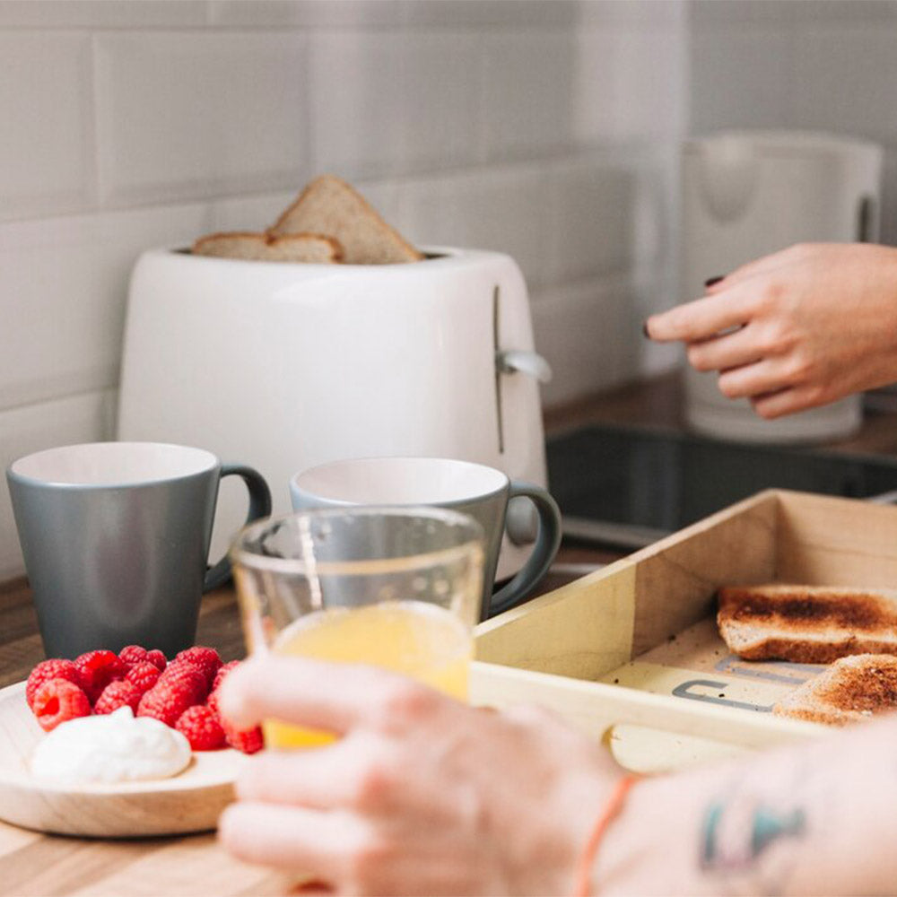 Create Delicious Toast with a Classic Retro Toaster