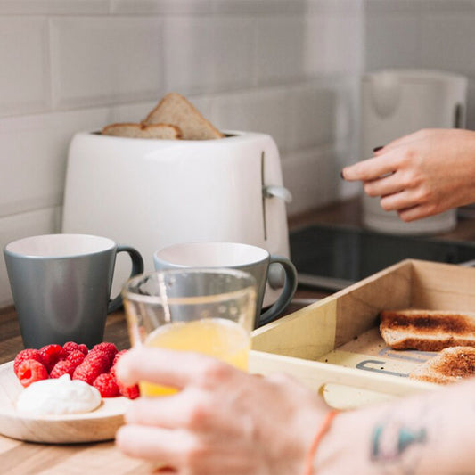 Create Delicious Toast with a Classic Retro Toaster