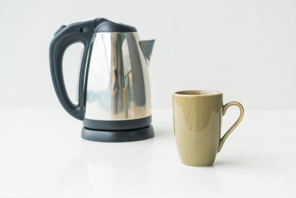 Brew Up a Storm with 1.7L BPA-Free Electric Kettle!