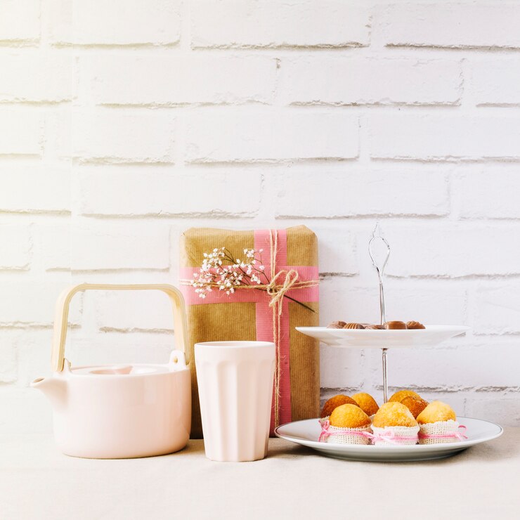 Cooking Made Easy & Stylish with a Slim 4 Slice Toaster!