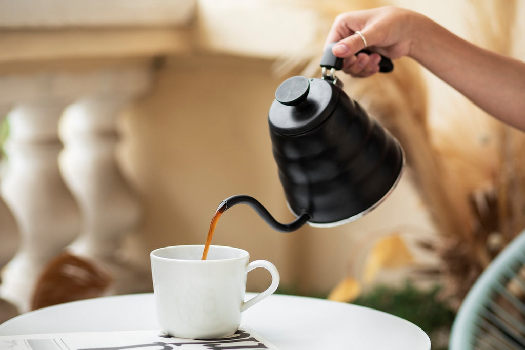 Brew Hot Tea with Ease: 1.7L Cordless Electric Kettle